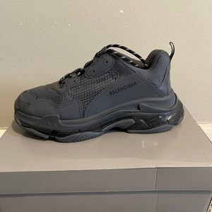 Triple S Balenciagas